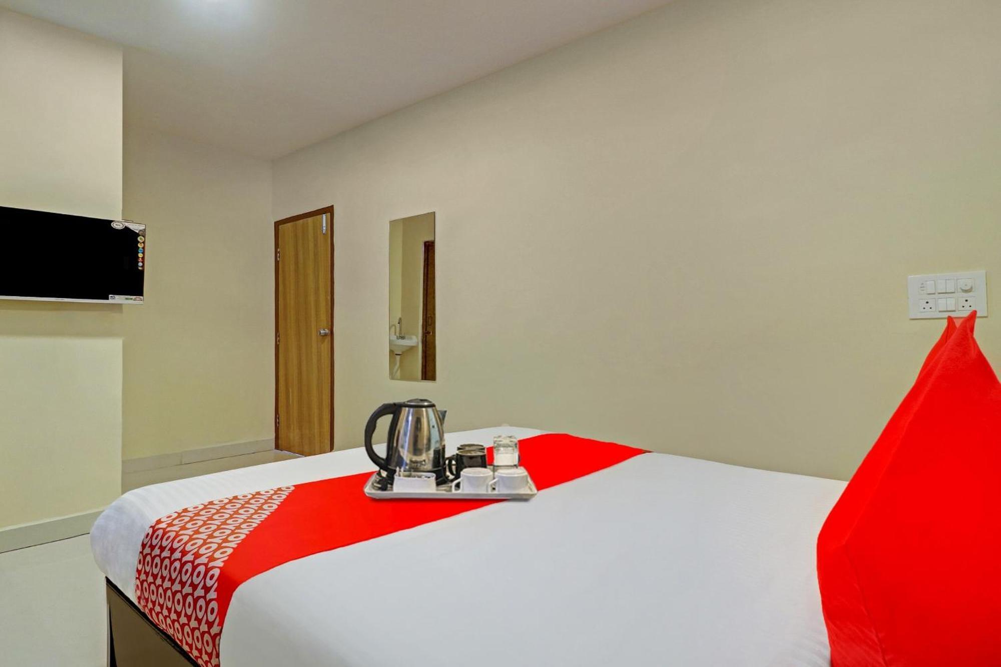 Hotel O Aayush Stay Inn Гайдарабад Екстер'єр фото