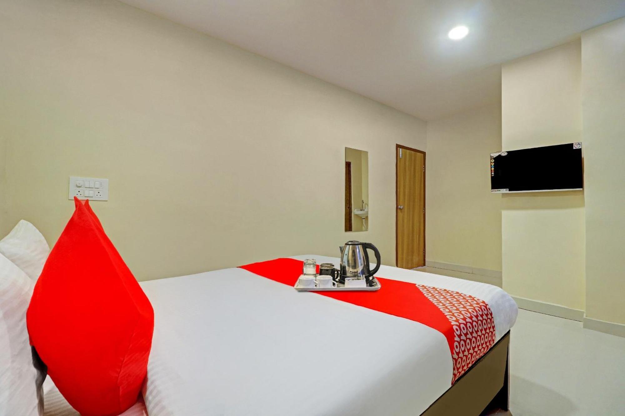 Hotel O Aayush Stay Inn Гайдарабад Екстер'єр фото