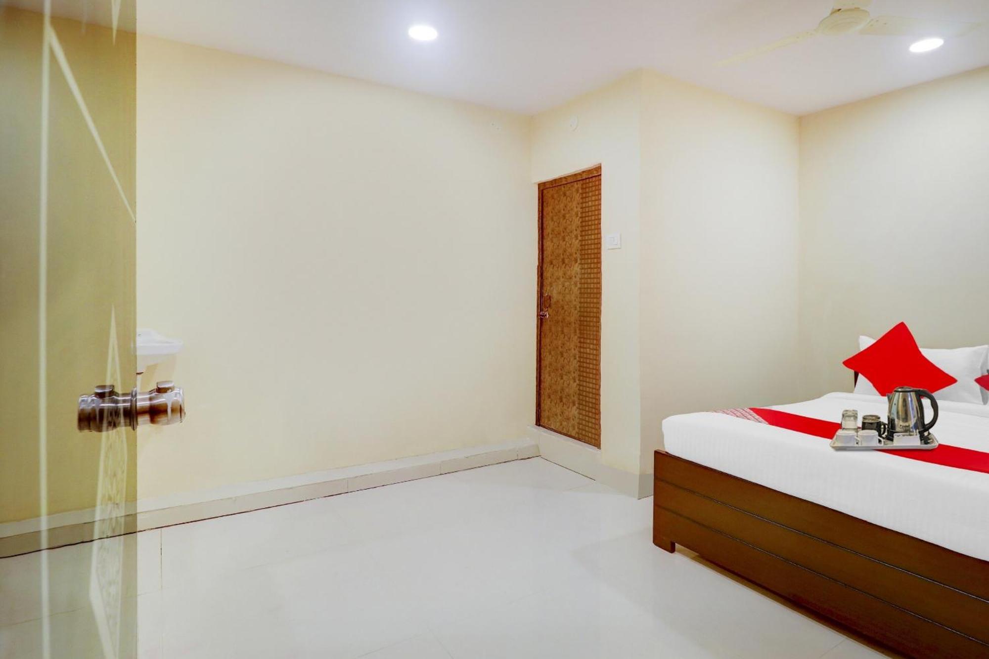 Hotel O Aayush Stay Inn Гайдарабад Екстер'єр фото