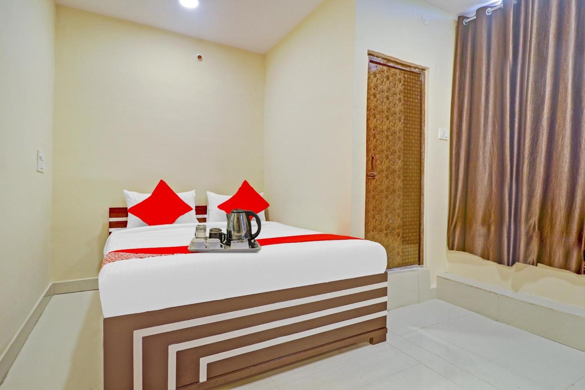 Hotel O Aayush Stay Inn Гайдарабад Екстер'єр фото