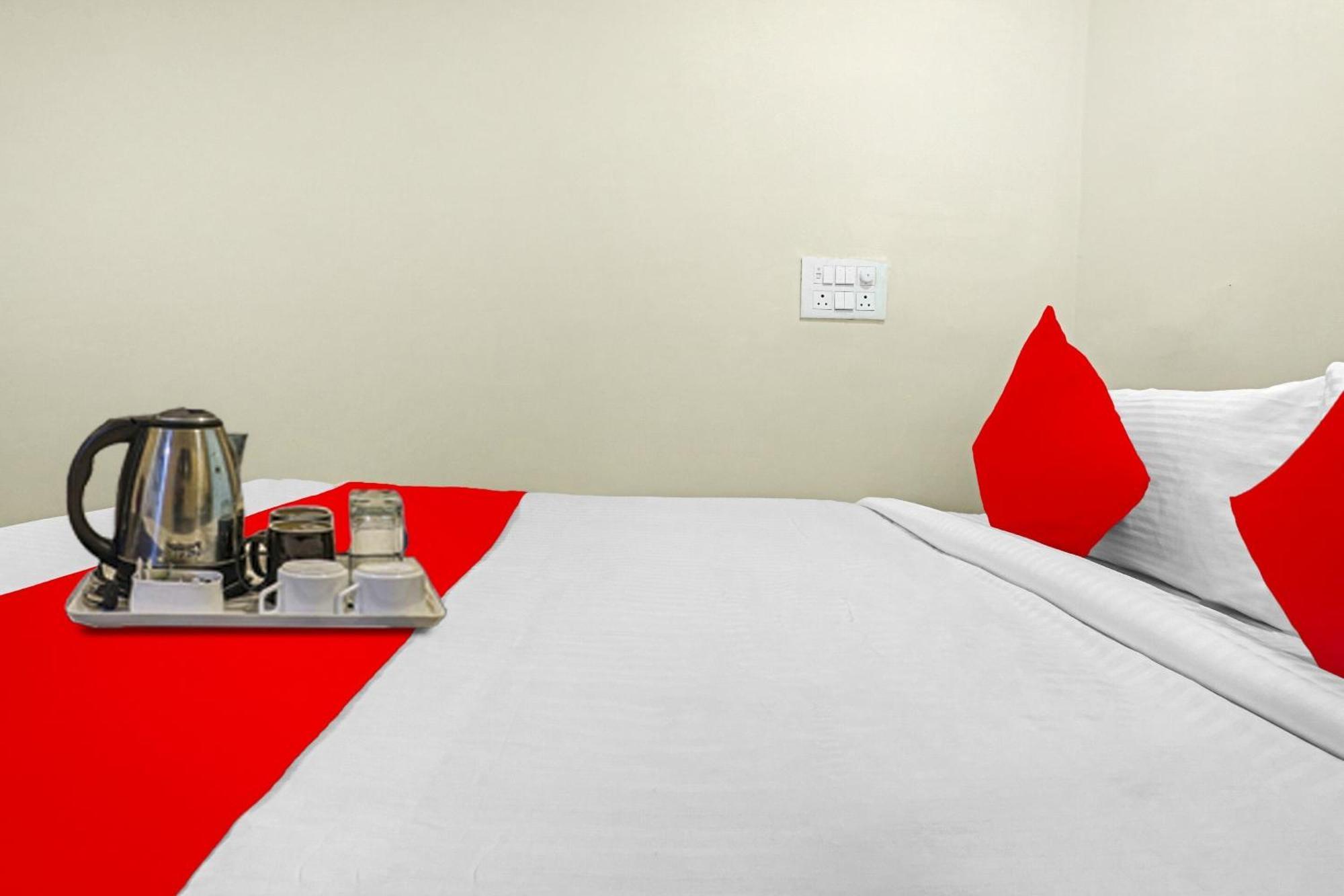 Hotel O Aayush Stay Inn Гайдарабад Екстер'єр фото