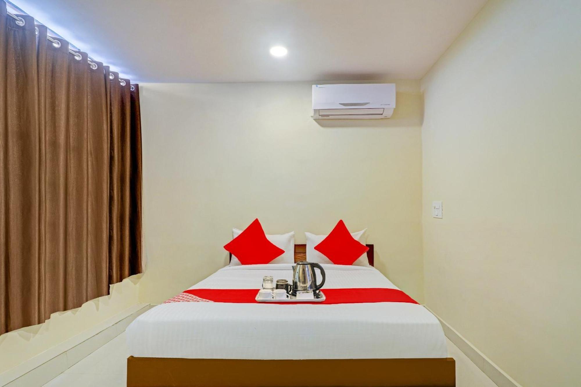 Hotel O Aayush Stay Inn Гайдарабад Екстер'єр фото
