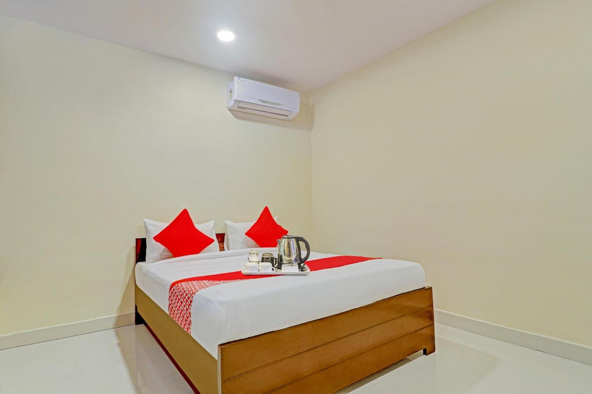 Hotel O Aayush Stay Inn Гайдарабад Екстер'єр фото