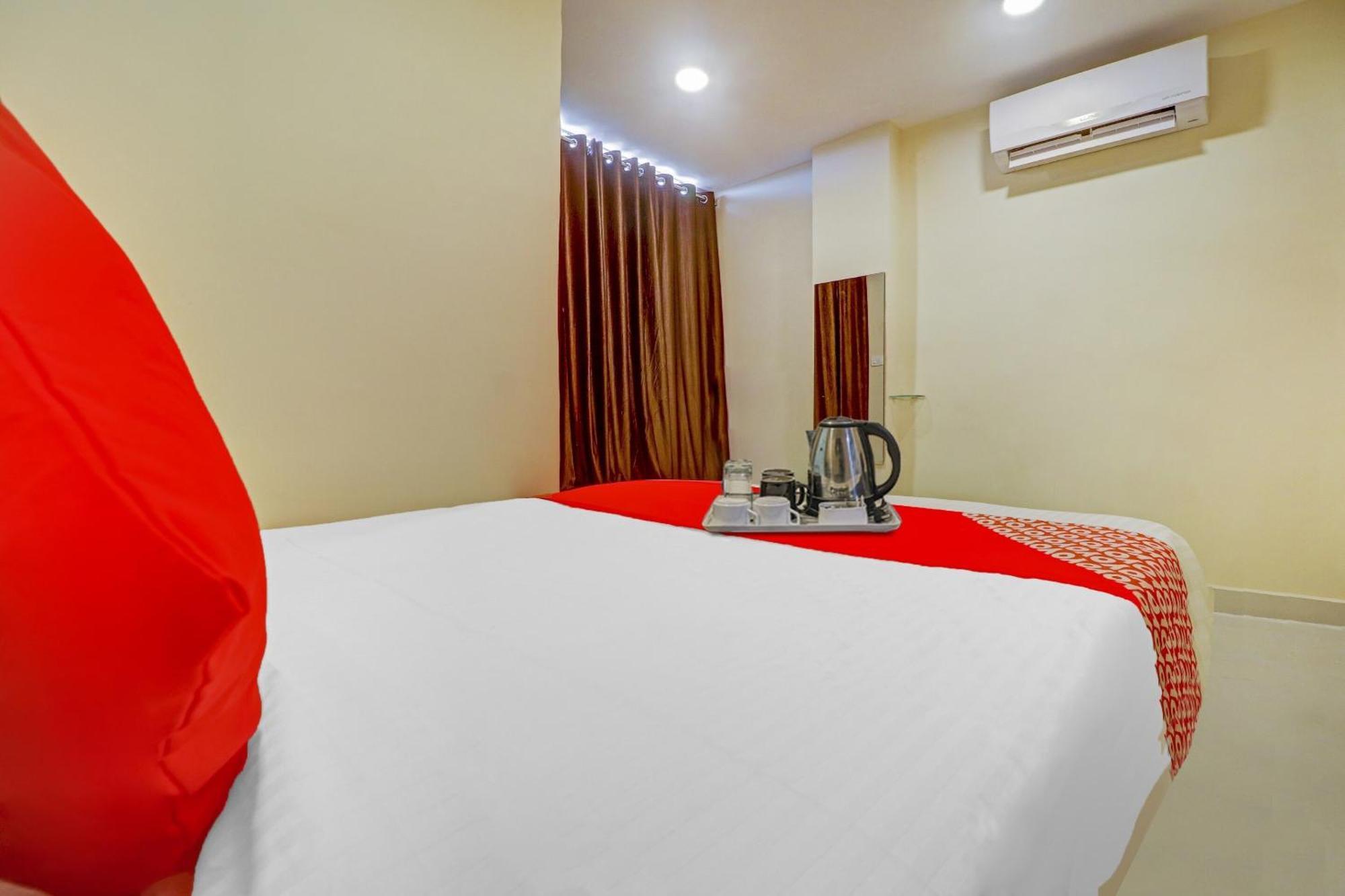 Hotel O Aayush Stay Inn Гайдарабад Екстер'єр фото