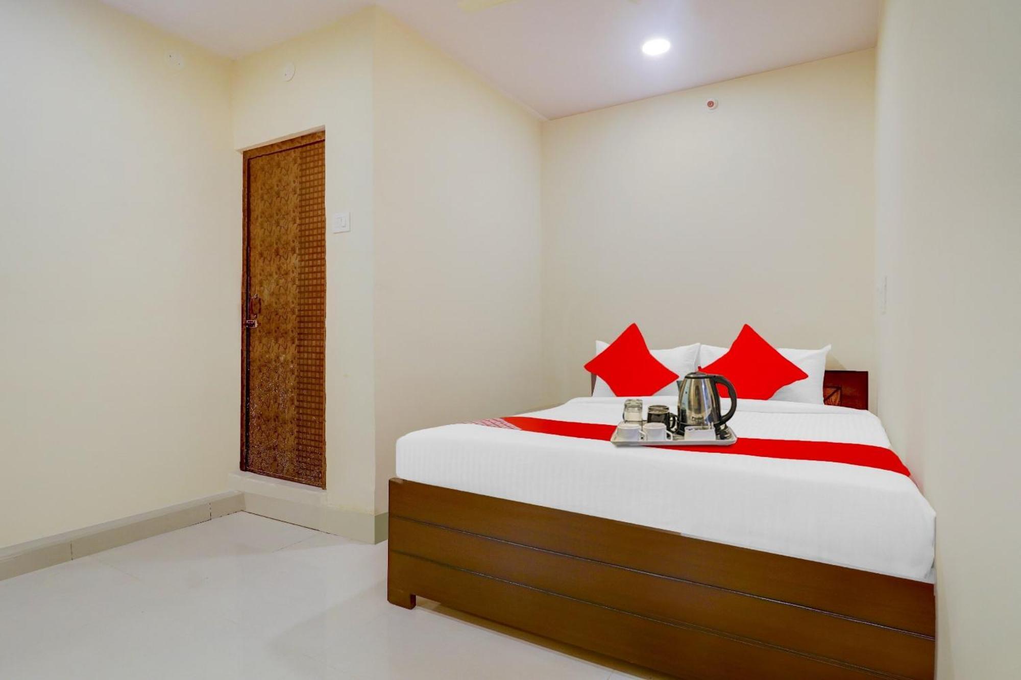 Hotel O Aayush Stay Inn Гайдарабад Екстер'єр фото